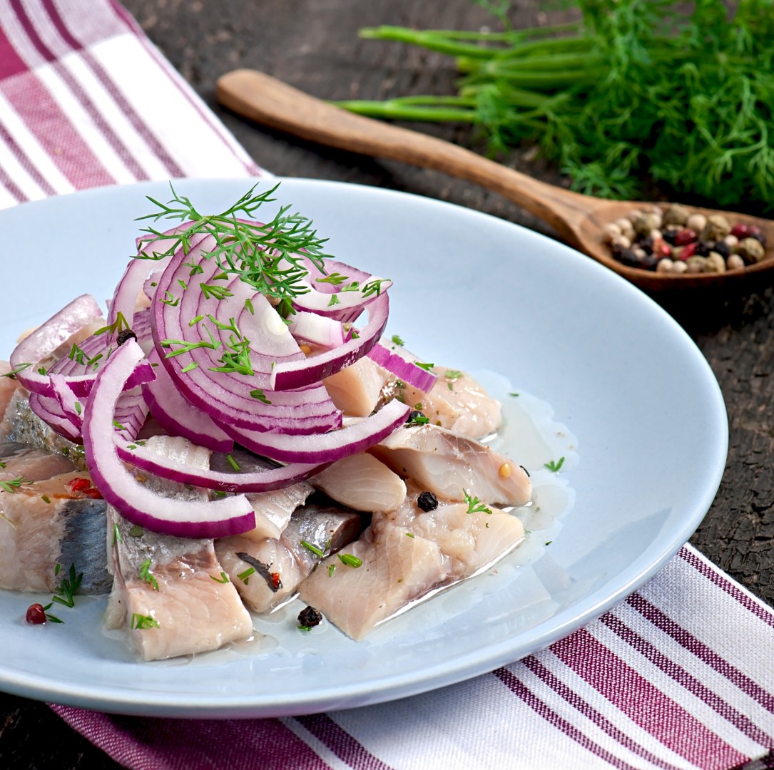 Сметанно-горчичная заправка для селедки под шубой: вкусно и полезно!