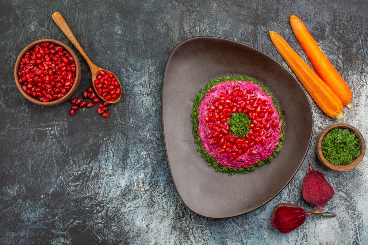 Откройте новый вкус крабового салата: шеф-повара советуют заменить рис