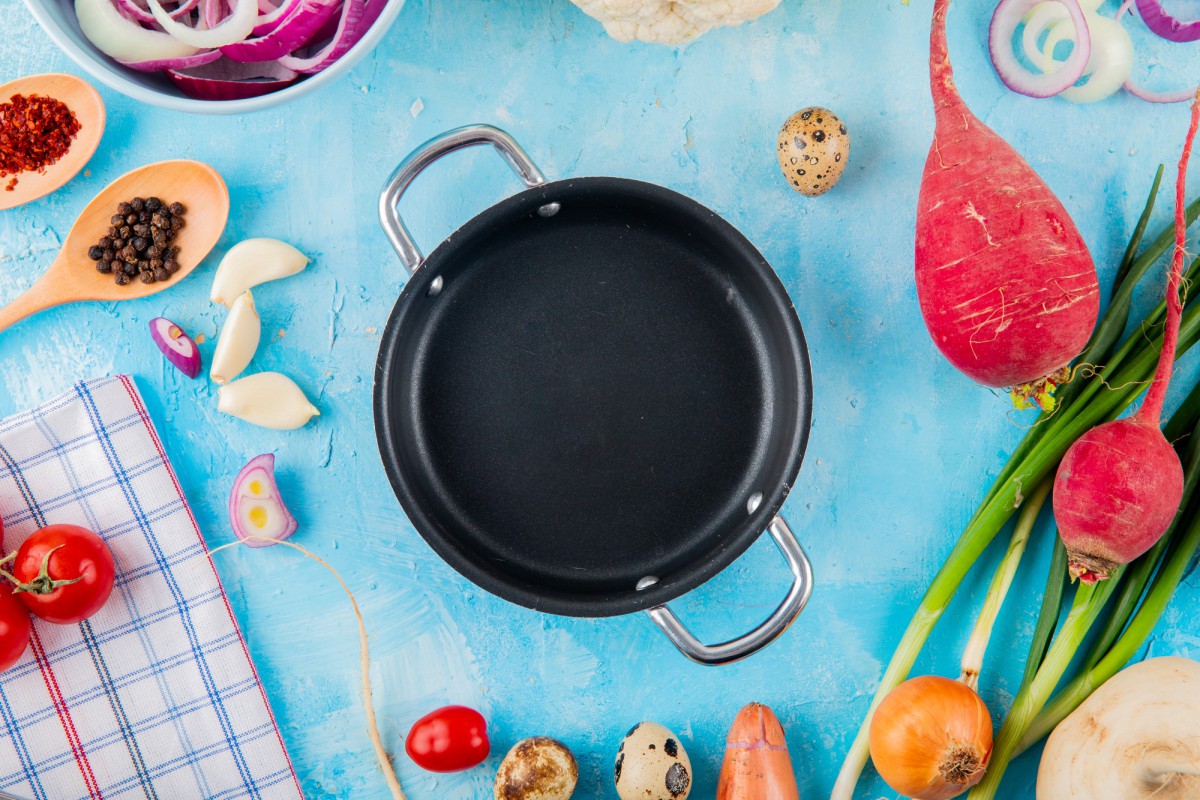 Французские секреты: как сохранить «дух вкусной еды» на сковороде