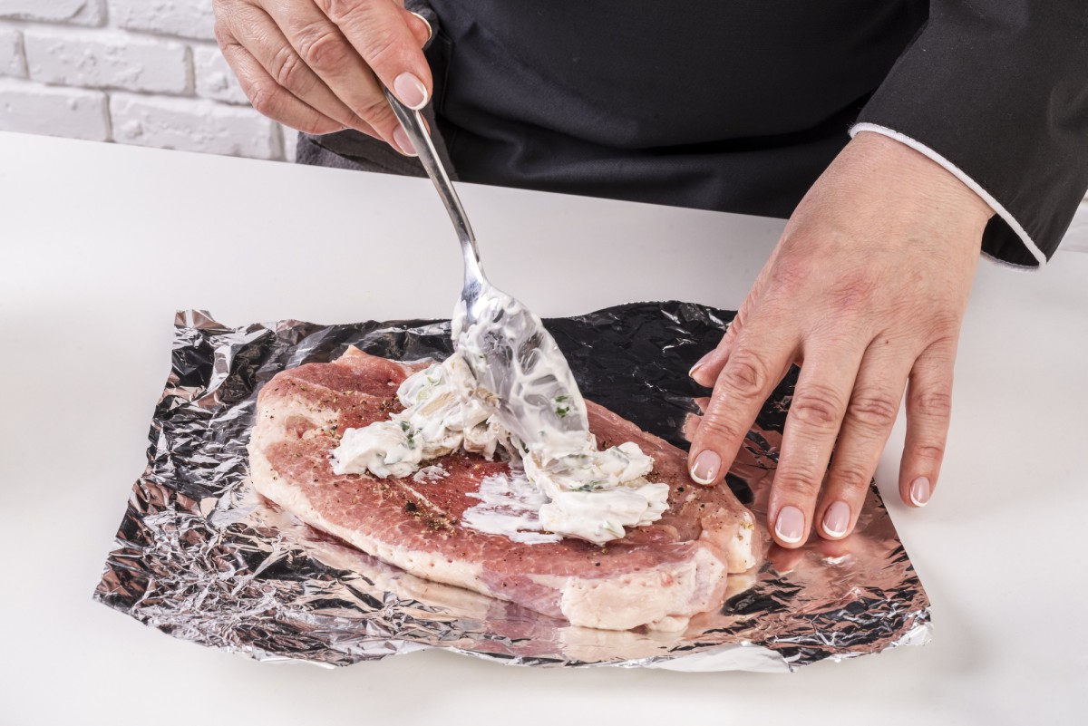 Почему не стоит варить замороженное мясо: советы шеф-повара