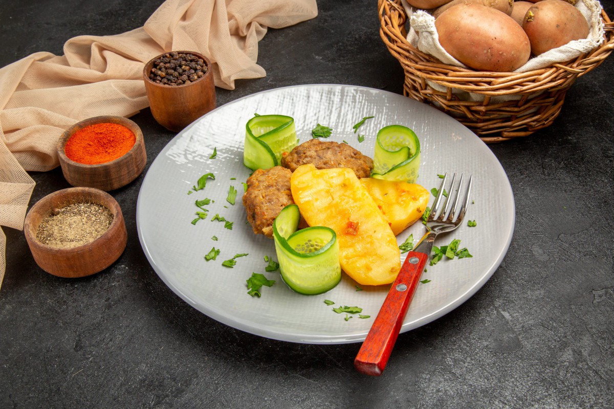 Куриные котлеты по рецепту Константина Ивлева: просто и вкусно