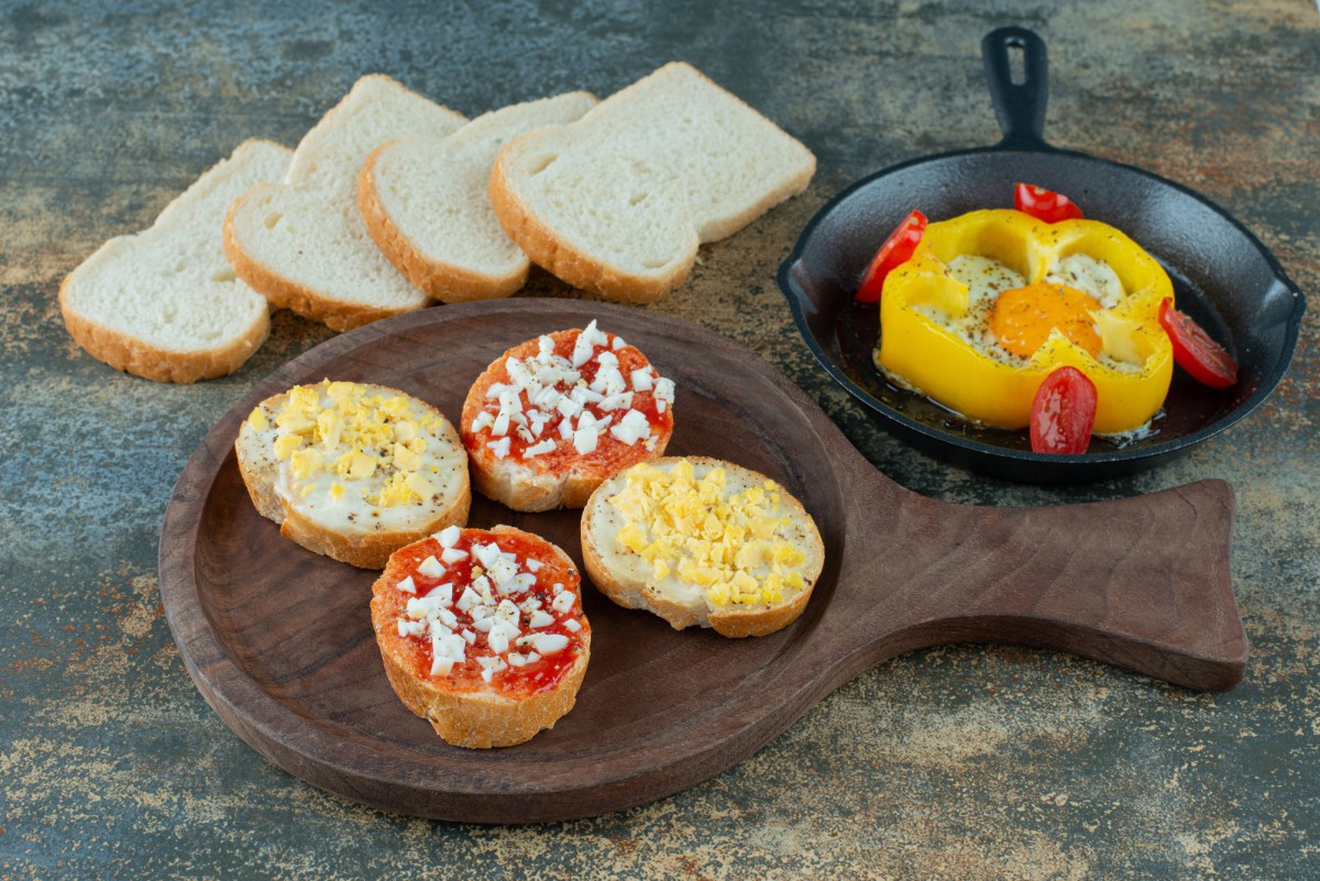 Гренки с сыром и колбасой: быстрый и сытный завтрак
