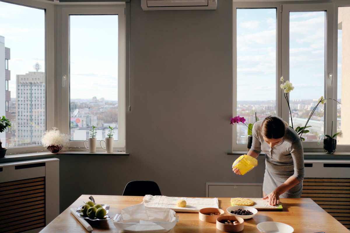 Тайны советских квартир: зачем нужно окно между кухней и ванной?