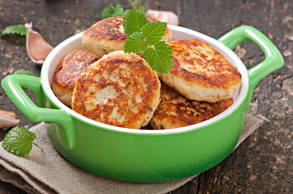 Рыбные котлеты из консервов: быстро, вкусно и сытно!