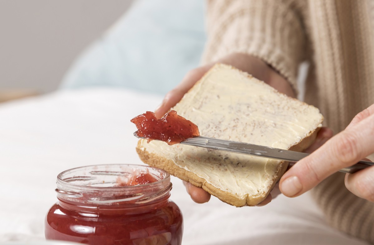 Неожиданные помощники в уборке: продукты, которые спасут ваш дом