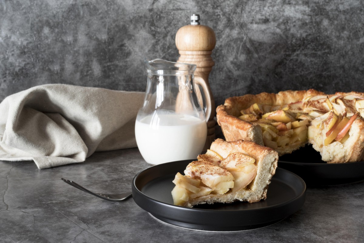 Яблочный штрудель за 15 минут: быстрый и вкусный рецепт для неожиданных гостей