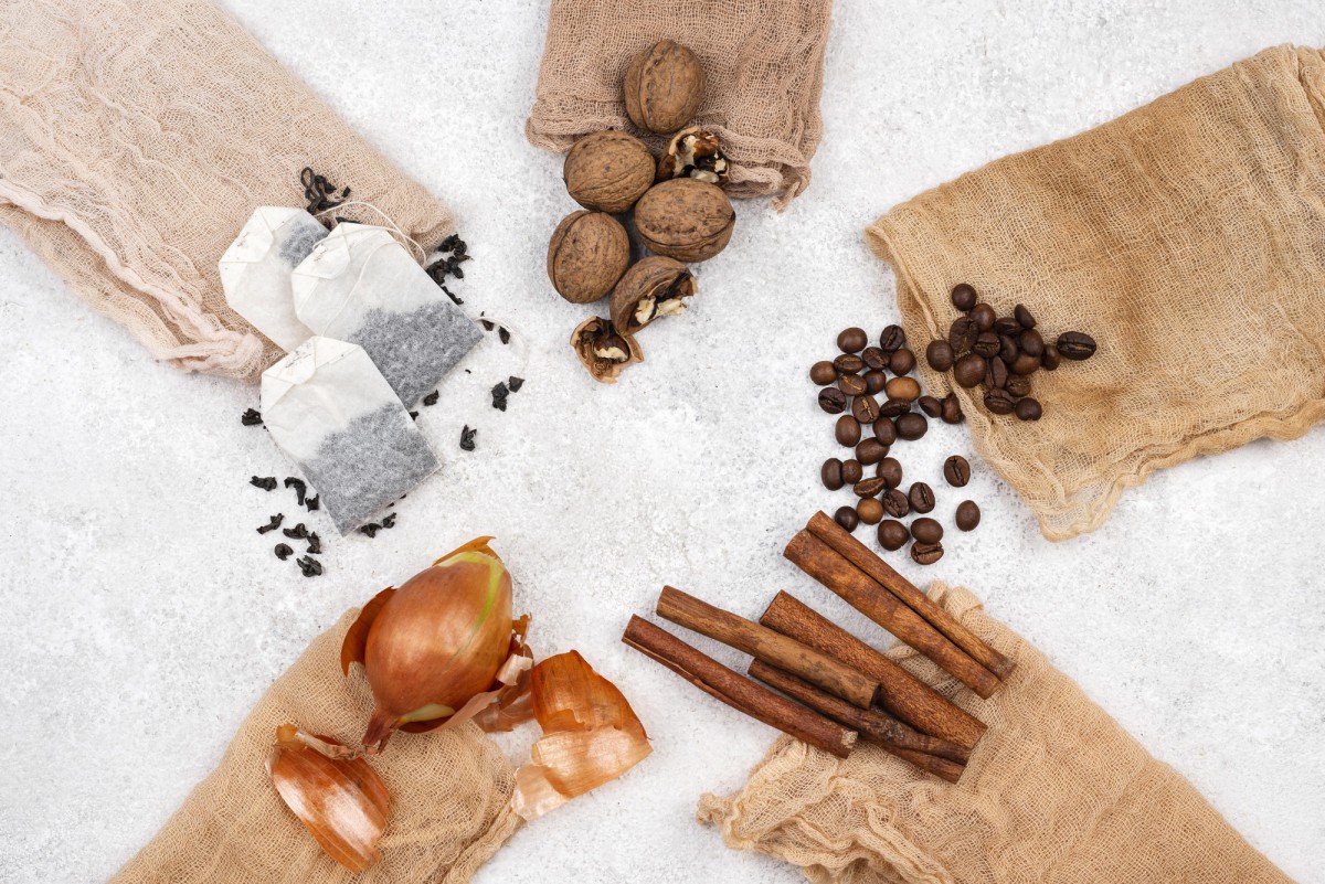 Моль не пройдёт: простой способ защитить одежду без химии