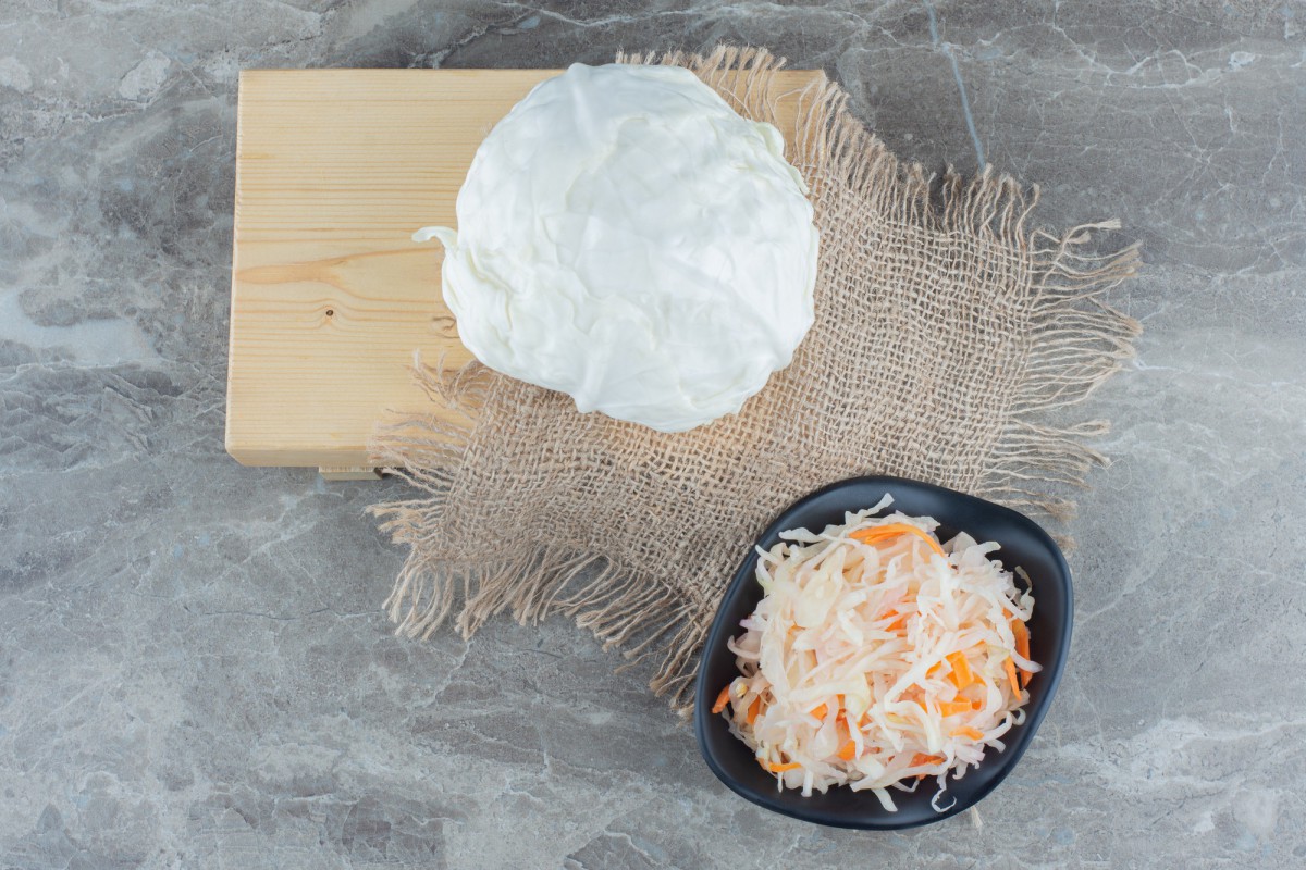 Как убрать лишнюю кислоту из квашеной капусты: простой способ