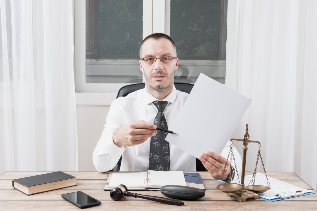 Как защитить себя при угрозе увольнения за частые больничные