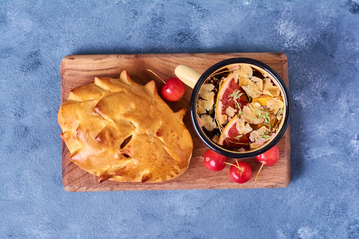 Быстрый пирог с рыбными консервами и капустой: рецепт за 20 минут