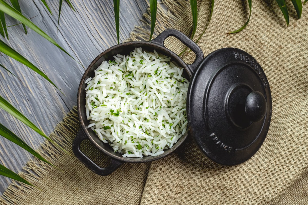 Хитрость с полотенцем: как сварить идеальный рассыпчатый рис