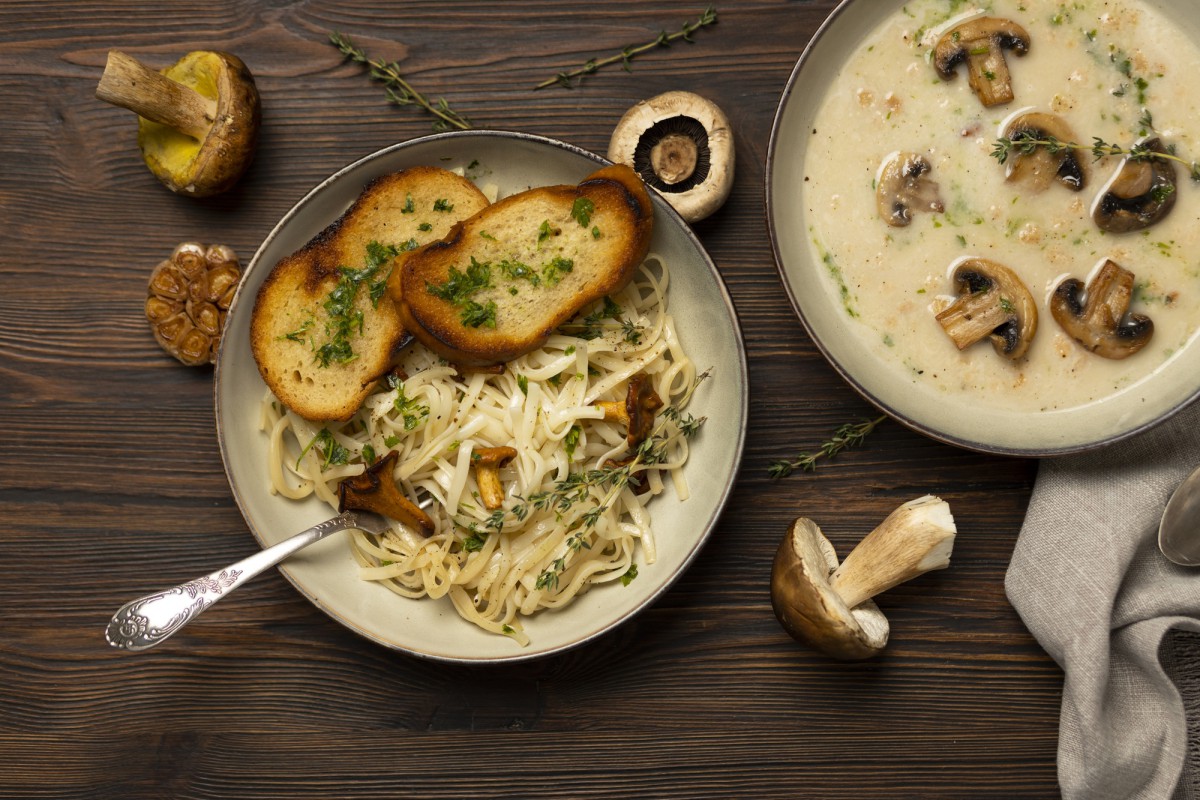 Необычный гороховый суп с грибами: постное блюдо для всей семьи