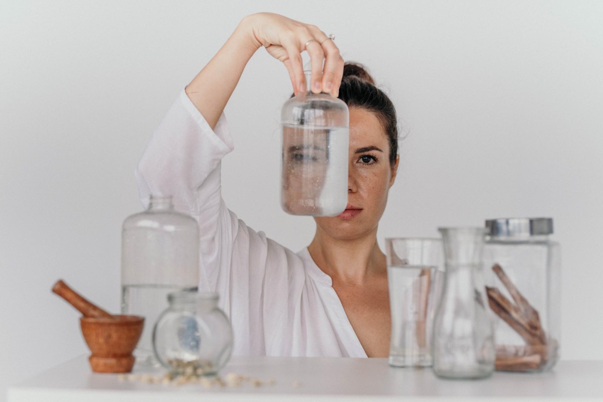 Сколько воды нужно пить: разбираемся с врачом-гастроэнтерологом