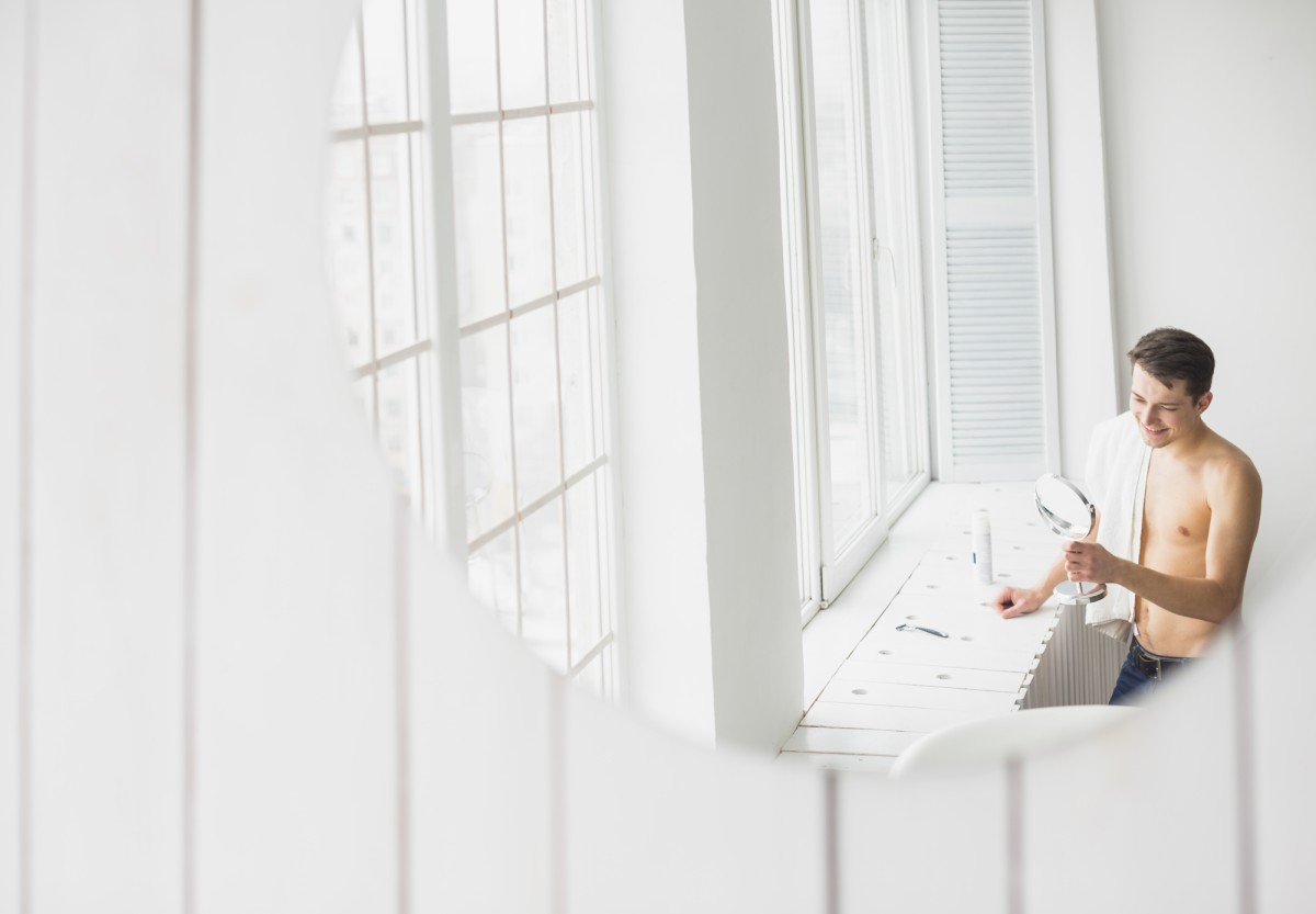 Чудо-метод: подоконник засияет как новый с копеечным средством!