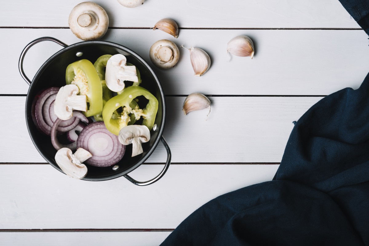 Как вернуть блеск металлическим кастрюлям без химии