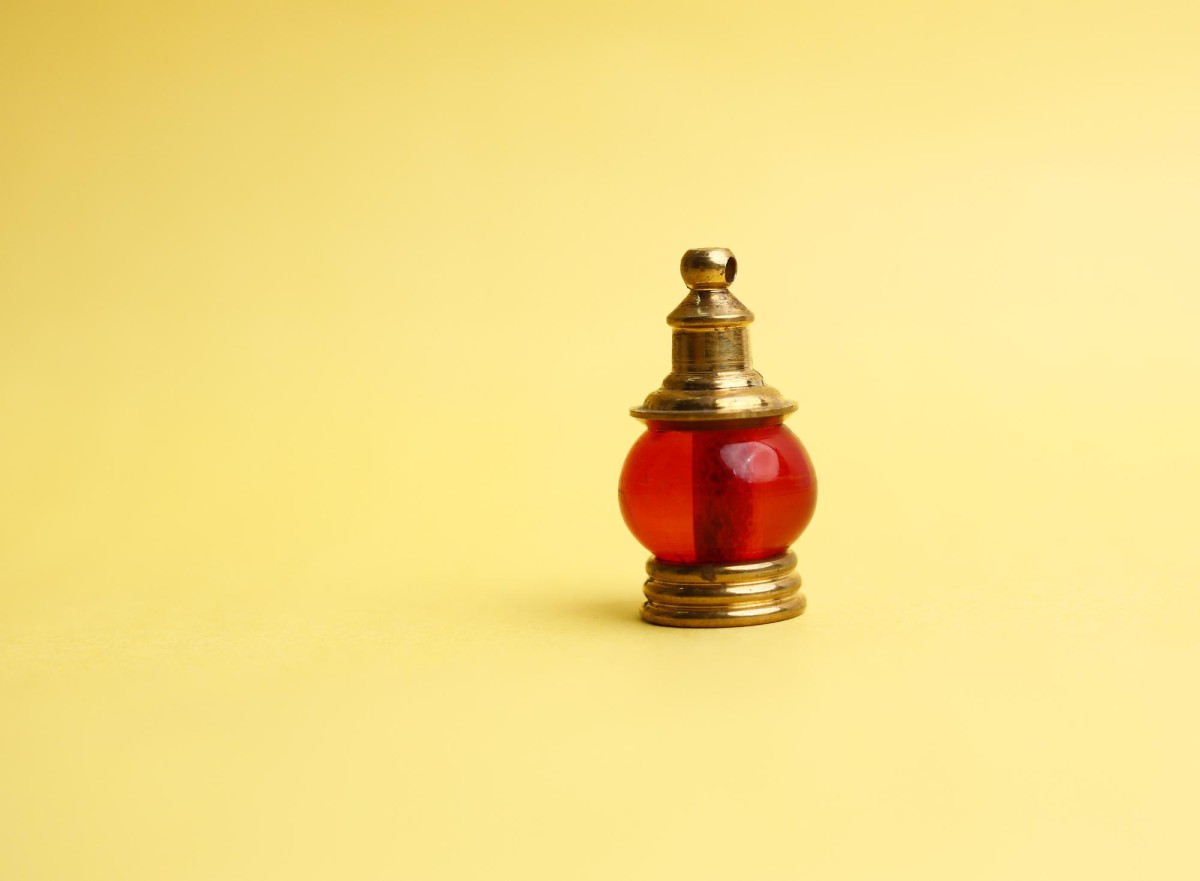 Как понять, что парфюм испортился: признаки испорченного парфюма