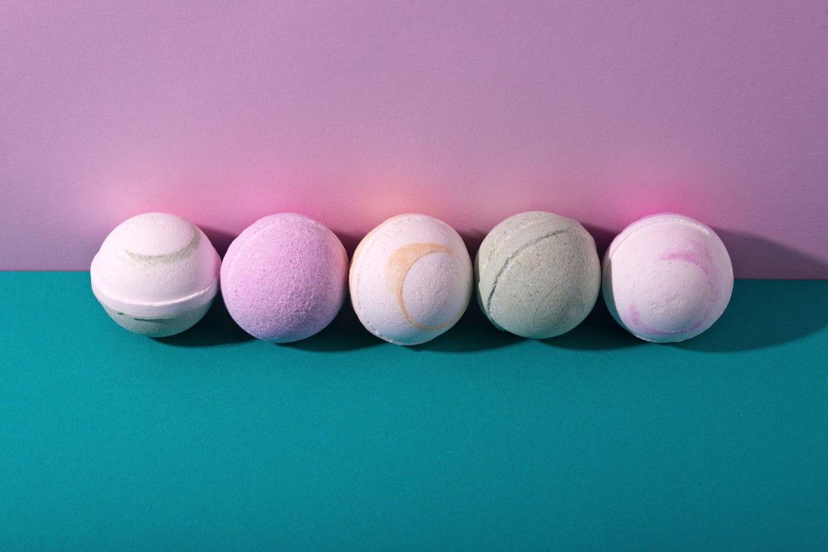 Как использовать солевые бомбочки для ванны для свежести обуви