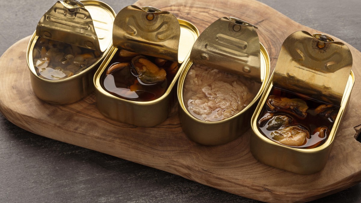 Как выбрать вкусные шпроты: советы для гурманов