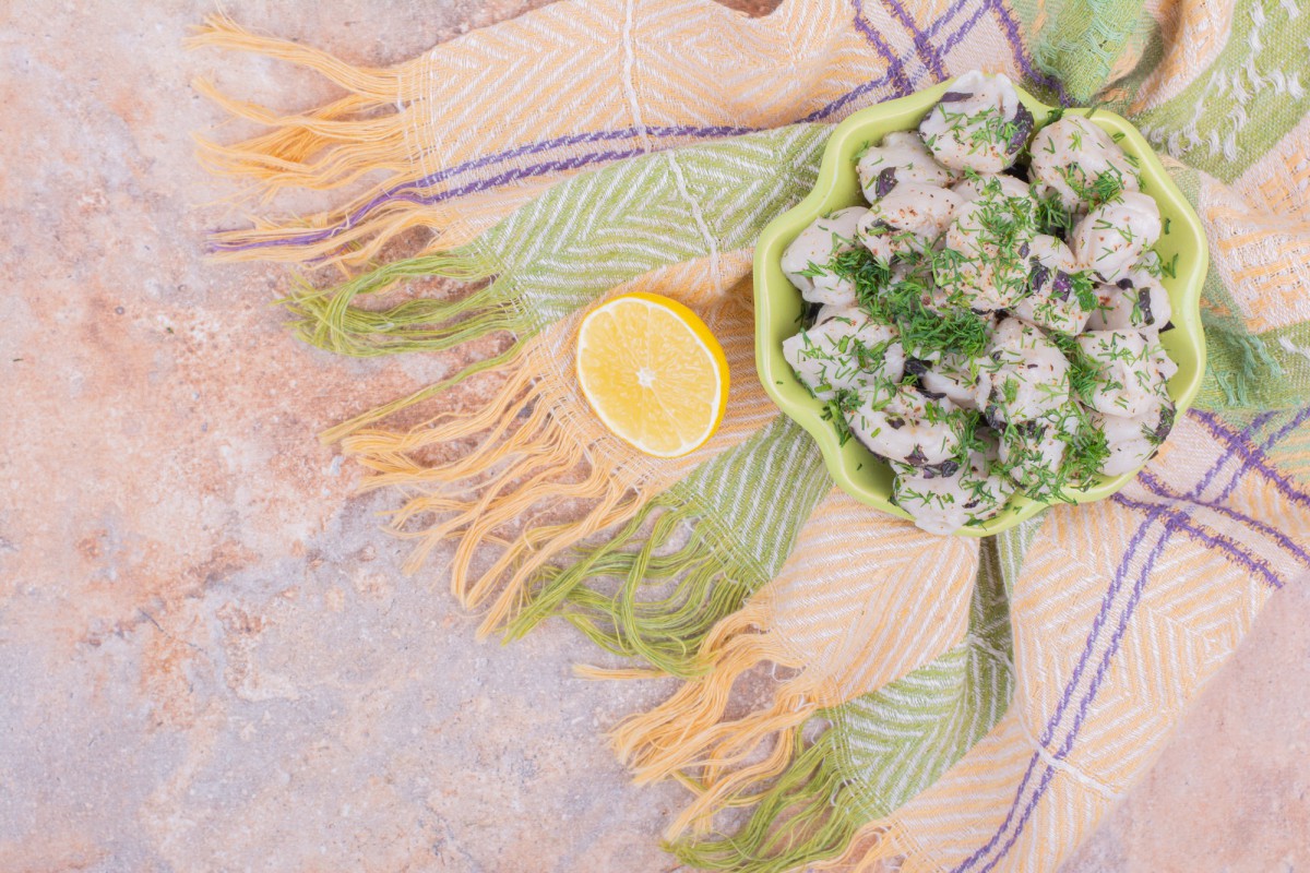 Крабовый салат с секретным ингредиентом: вернёмся во времена СССР!