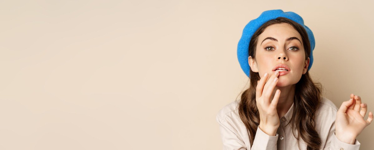 Спасение для обветренных губ: аптечные средства на страже красоты