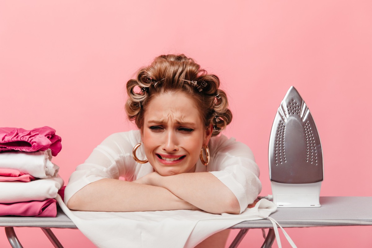 Как правильно заливать воду в утюг, чтобы не испортить технику