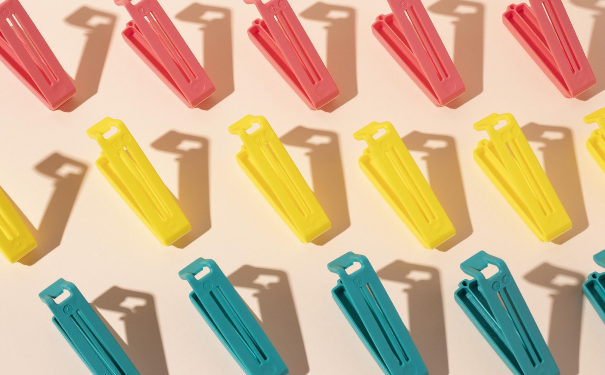 Секреты идеального порядка: как хранить пакеты и освободить пространство