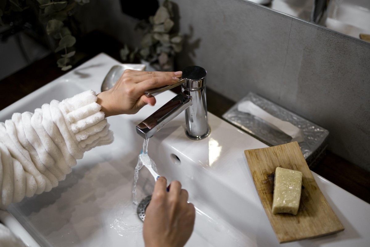 Как очистить раковину за 5 минут без химии