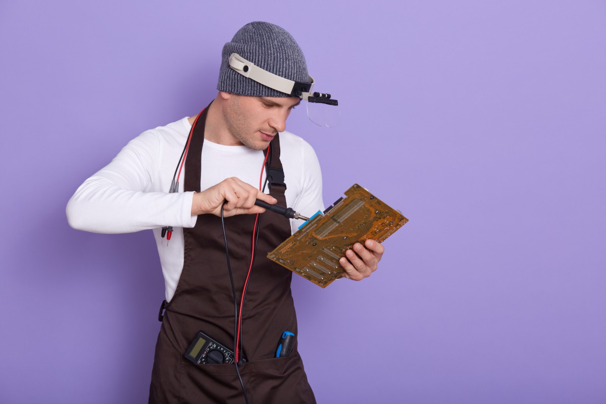 Как быстро выявить соседей-воришек электричества: простой тест