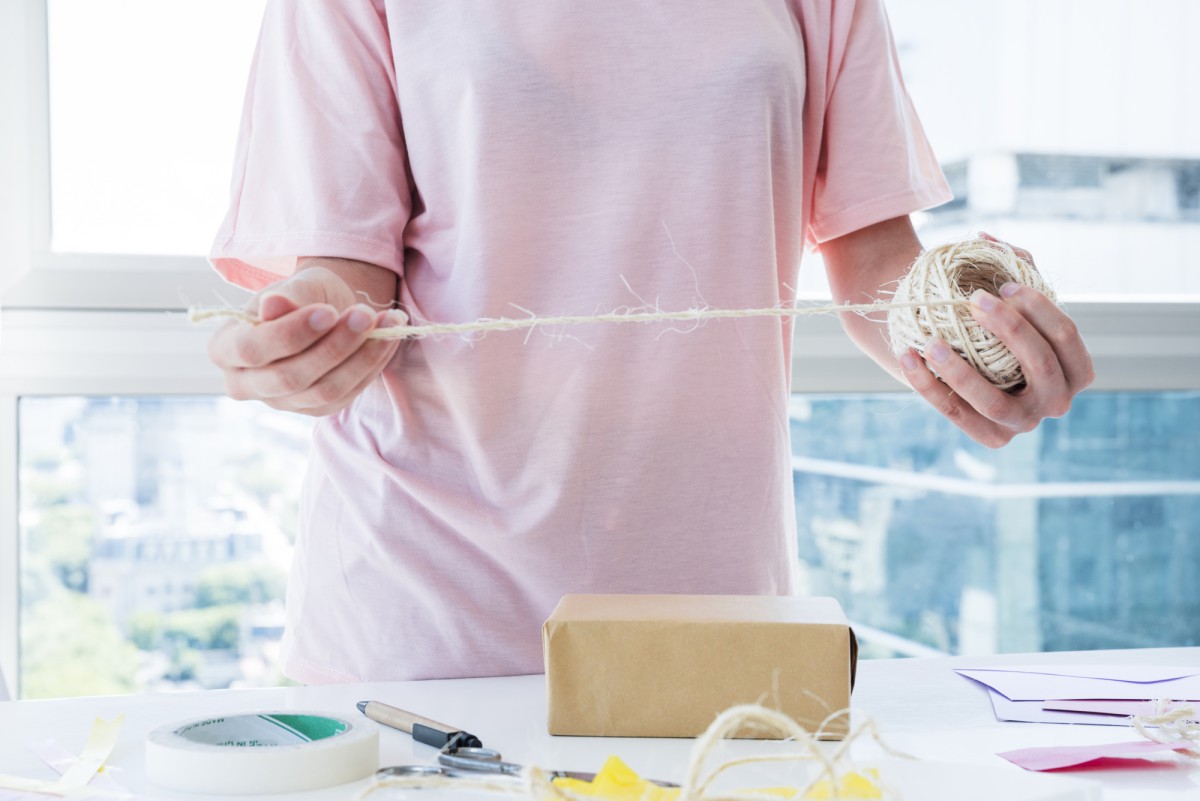 Как быстро найти начало прозрачной клейкой ленты: простой лайфхак