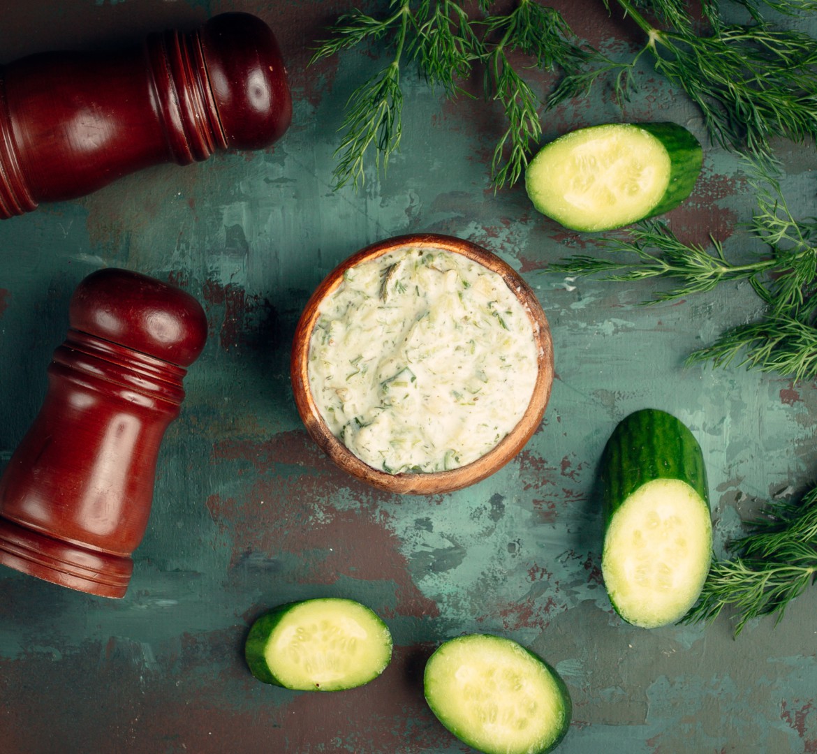 Как превратить остатки майонеза и сметаны в новую заправку