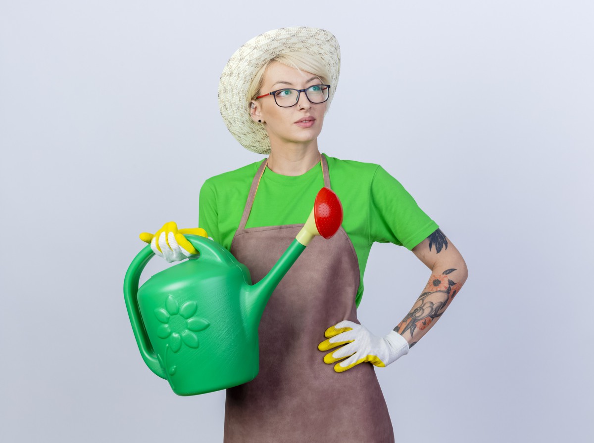 Как быстро и легко очистить садовую мебель перед зимой