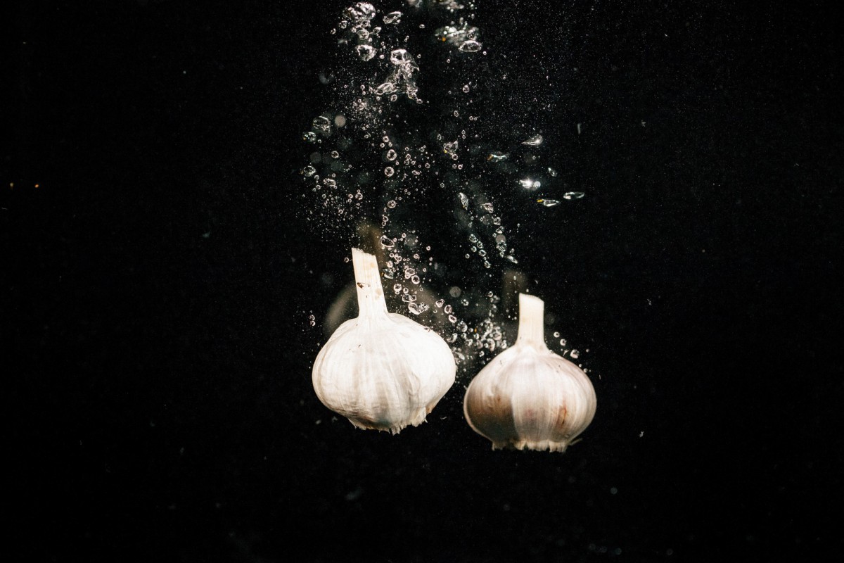 Как быстро очистить чеснок: простой и эффективный способ