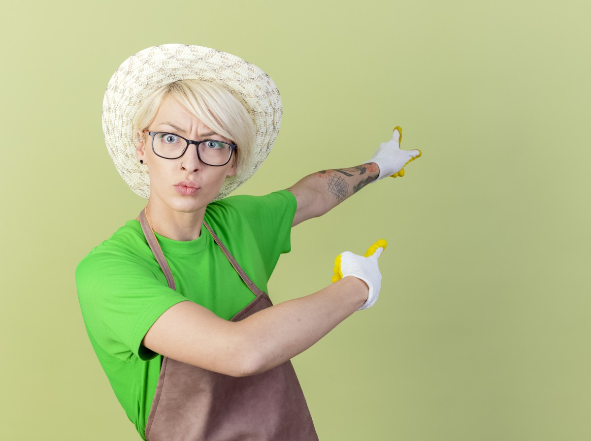 Как быстро убрать липкий налёт на кухне: эффективный раствор