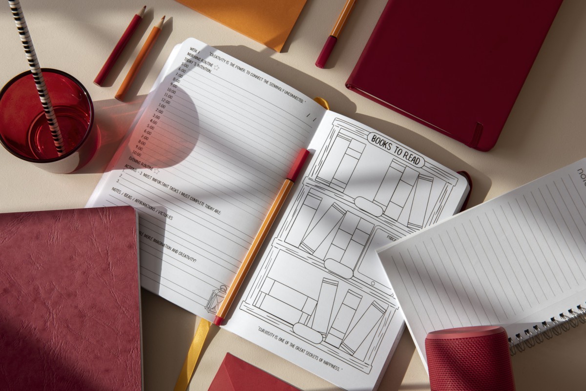 Книги в интерьере: как создать стильный и функциональный книжный уголок