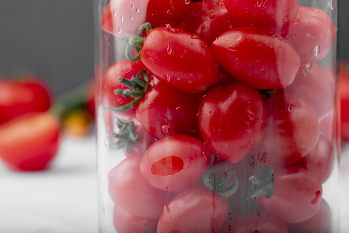 Почему не стоит хранить помидоры в холодильнике: секреты хранения