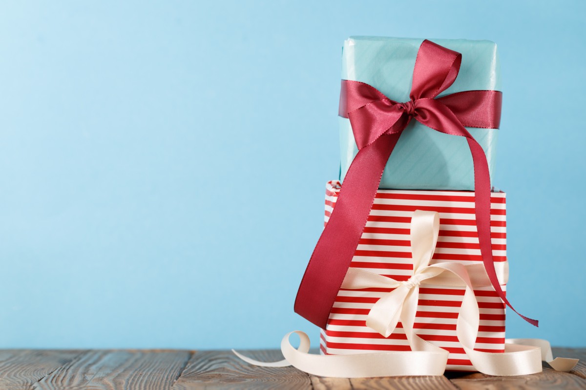 Как оригинально упаковать бутылку: идеи для подарков