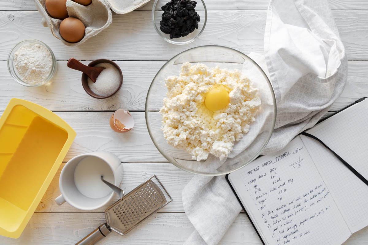 Как сделать взбитые сливки из молока и масла: простой рецепт