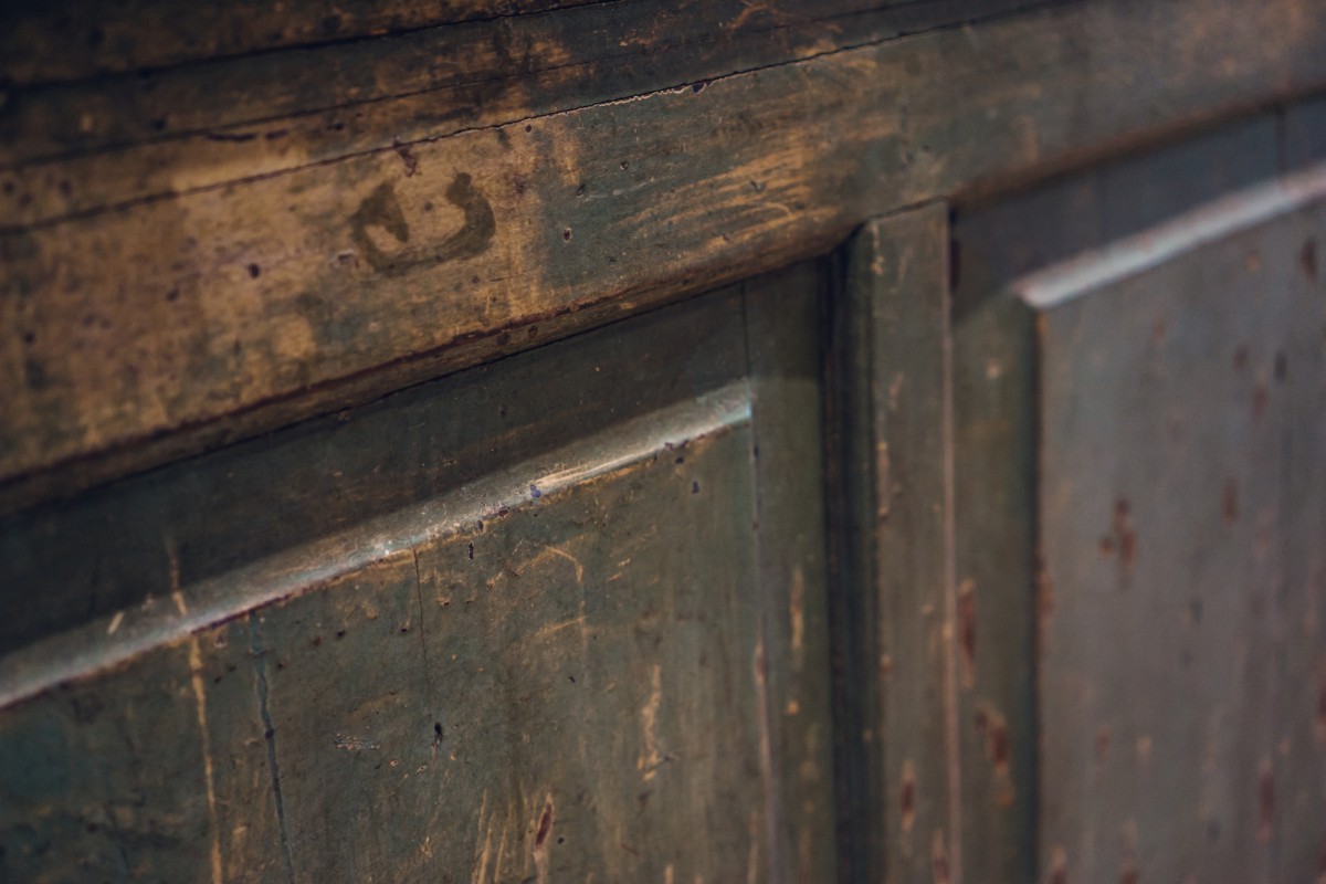 Преображение старого шкафа: простые и эффективные способы