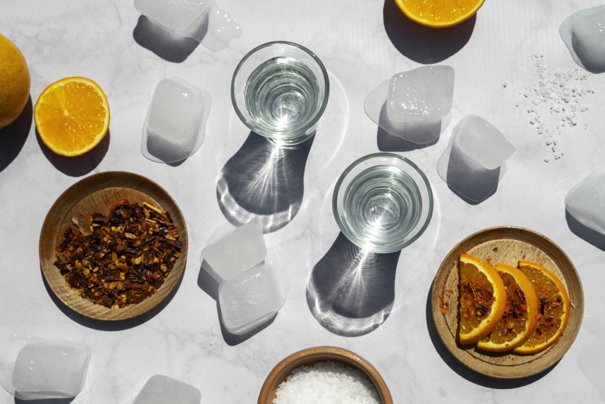 Как быстро охладить напитки в жару: простой трюк