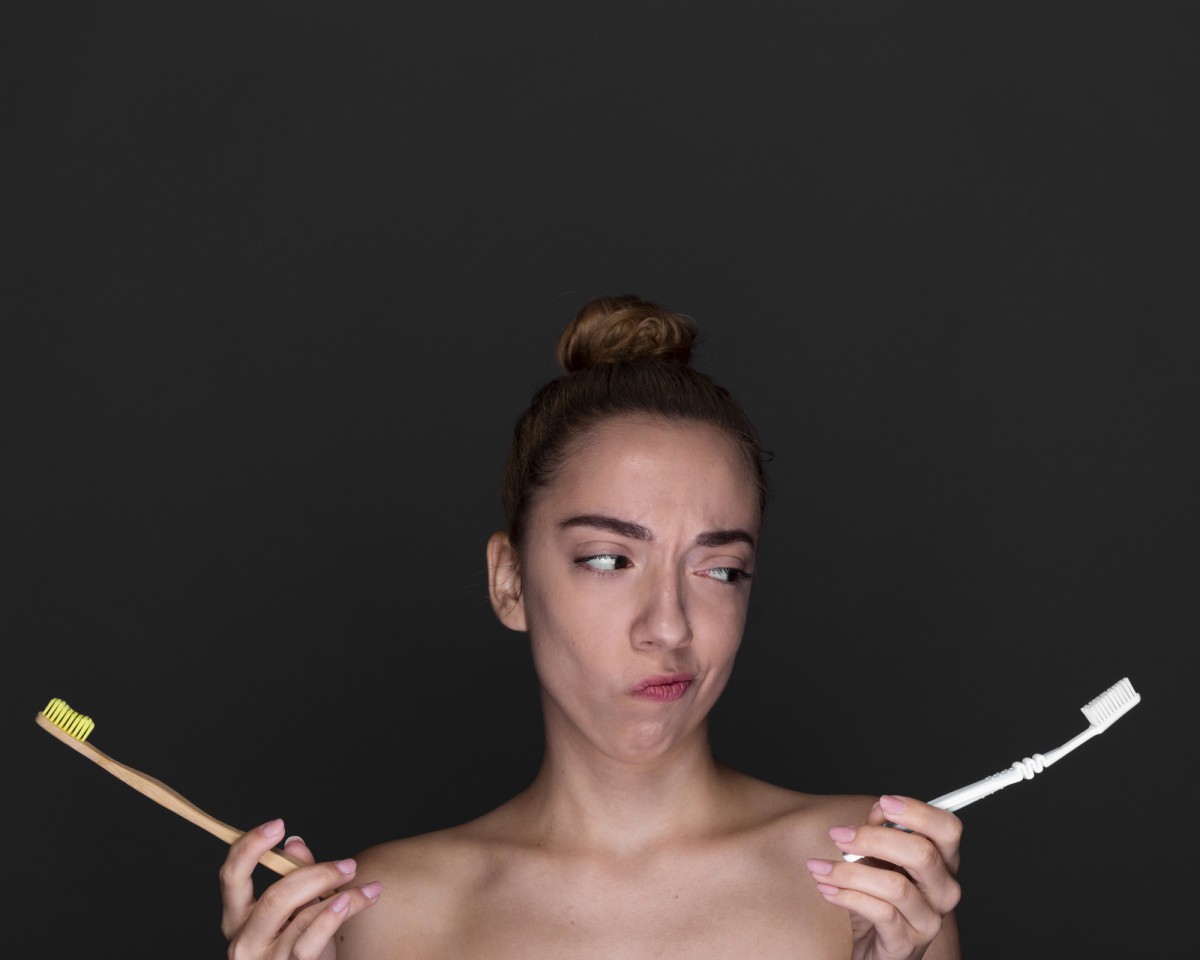 Синие щетинки на зубной щётке: зачем они нужны и как их использовать?