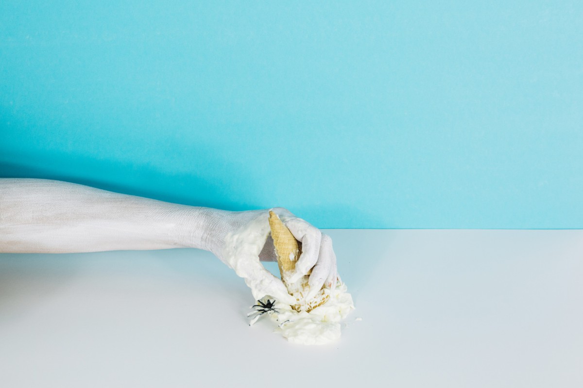 Как предотвратить запах канализации в квартире при длительном отсутствии