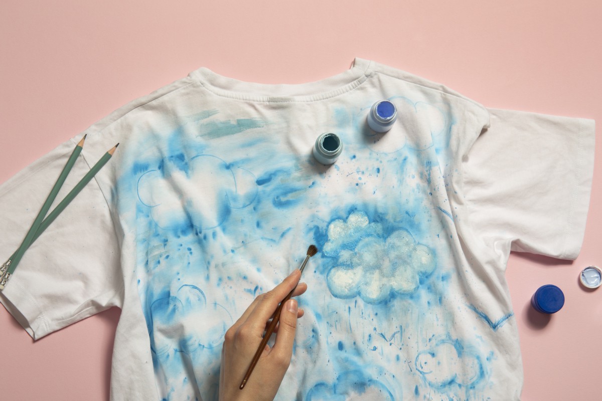 Как удалить пятна от дезодоранта с белой футболки: 3 проверенных способа