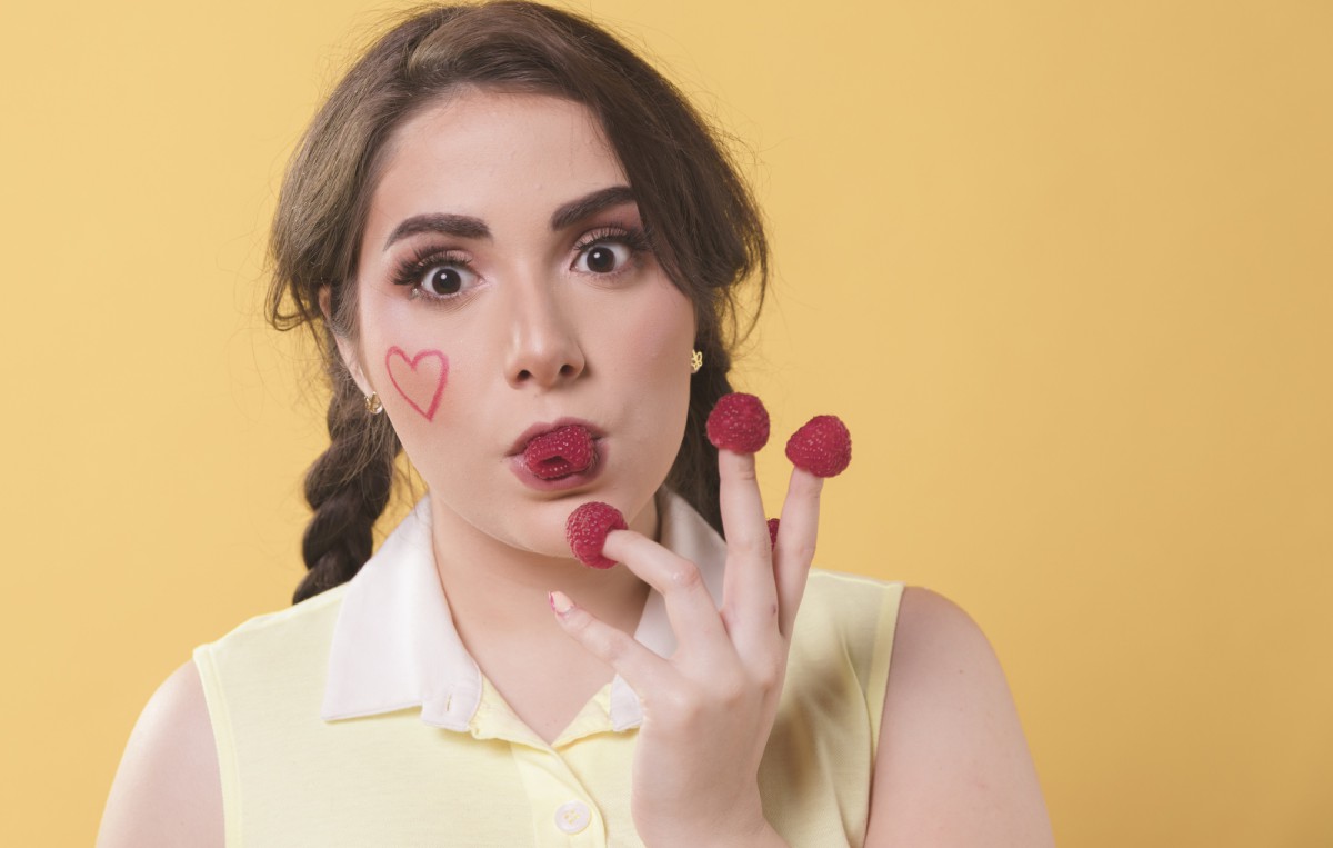 Почему губы сохнут осенью: 4 причины и способы решения проблемы