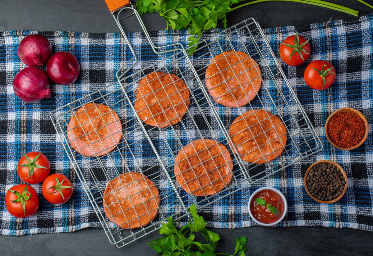 Как приготовить нежные пожарские котлеты без лука: секрет от шеф-повара