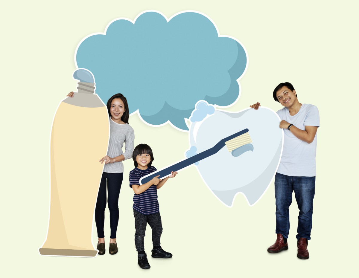 Почему ополаскивание рта водой после чистки зубов — это ошибка