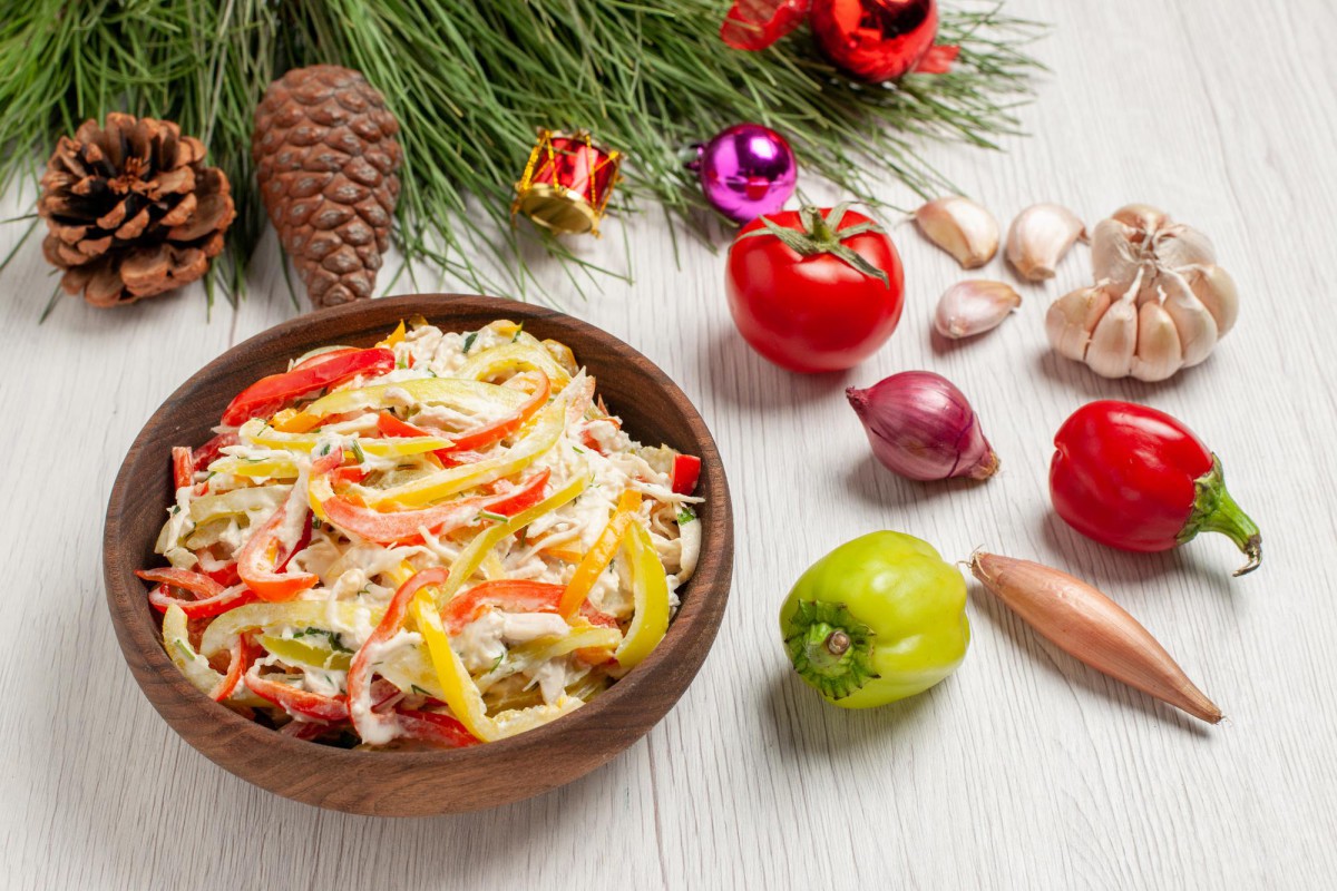 Витаминный салат из 3 ингредиентов: легко, полезно, вкусно!