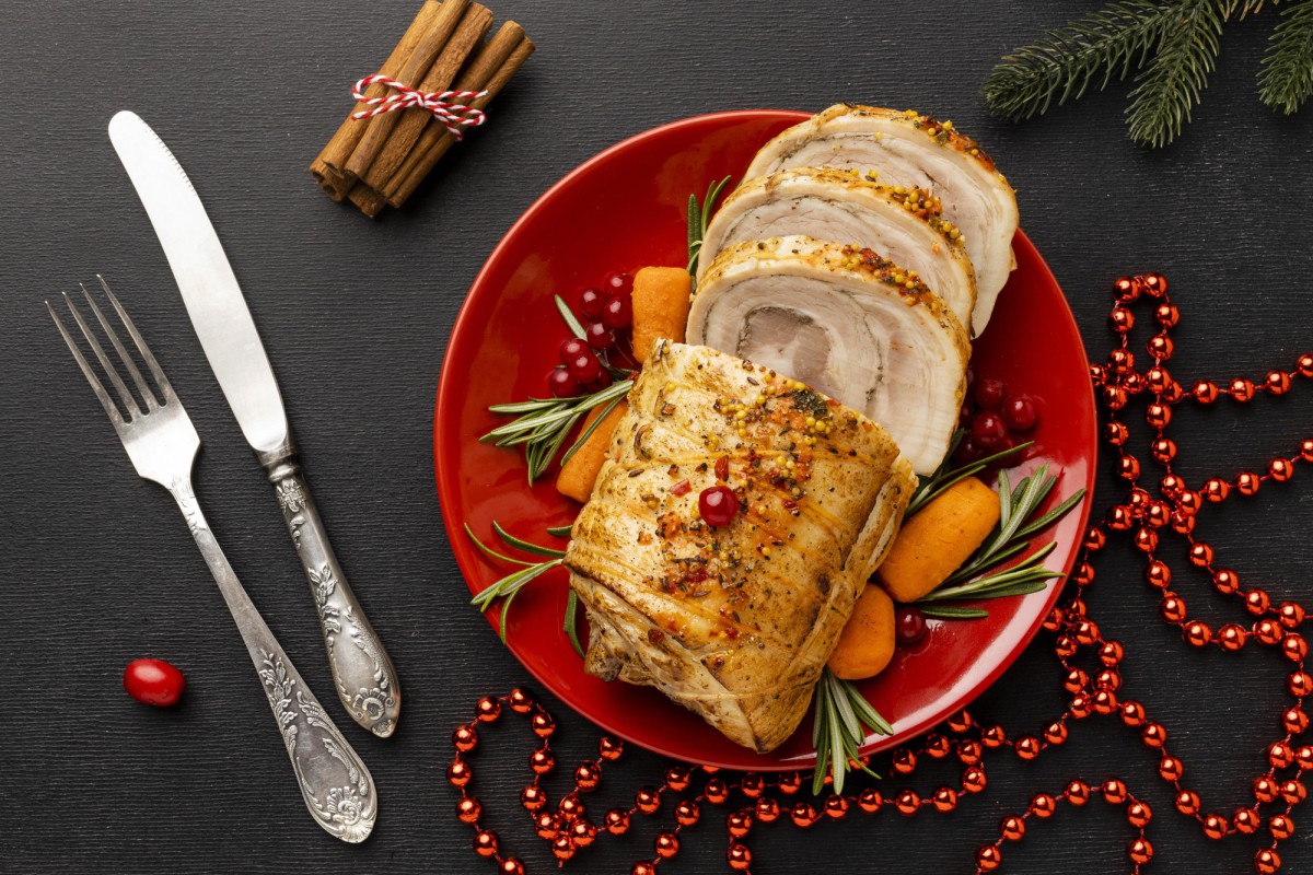 Новогодний мясной рулет в лаваше: поразите гостей оригинальным блюдом!