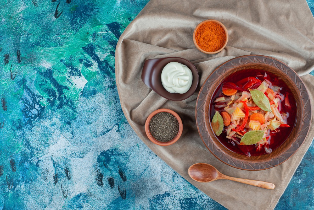 Армейский борщ из СССР: рецепт, который впечатлит