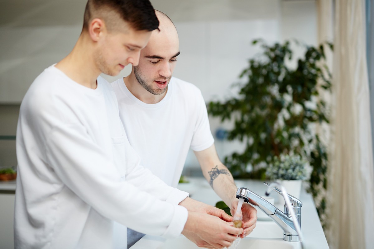 Как быстро освежить плед без стирки: простой лайфхак