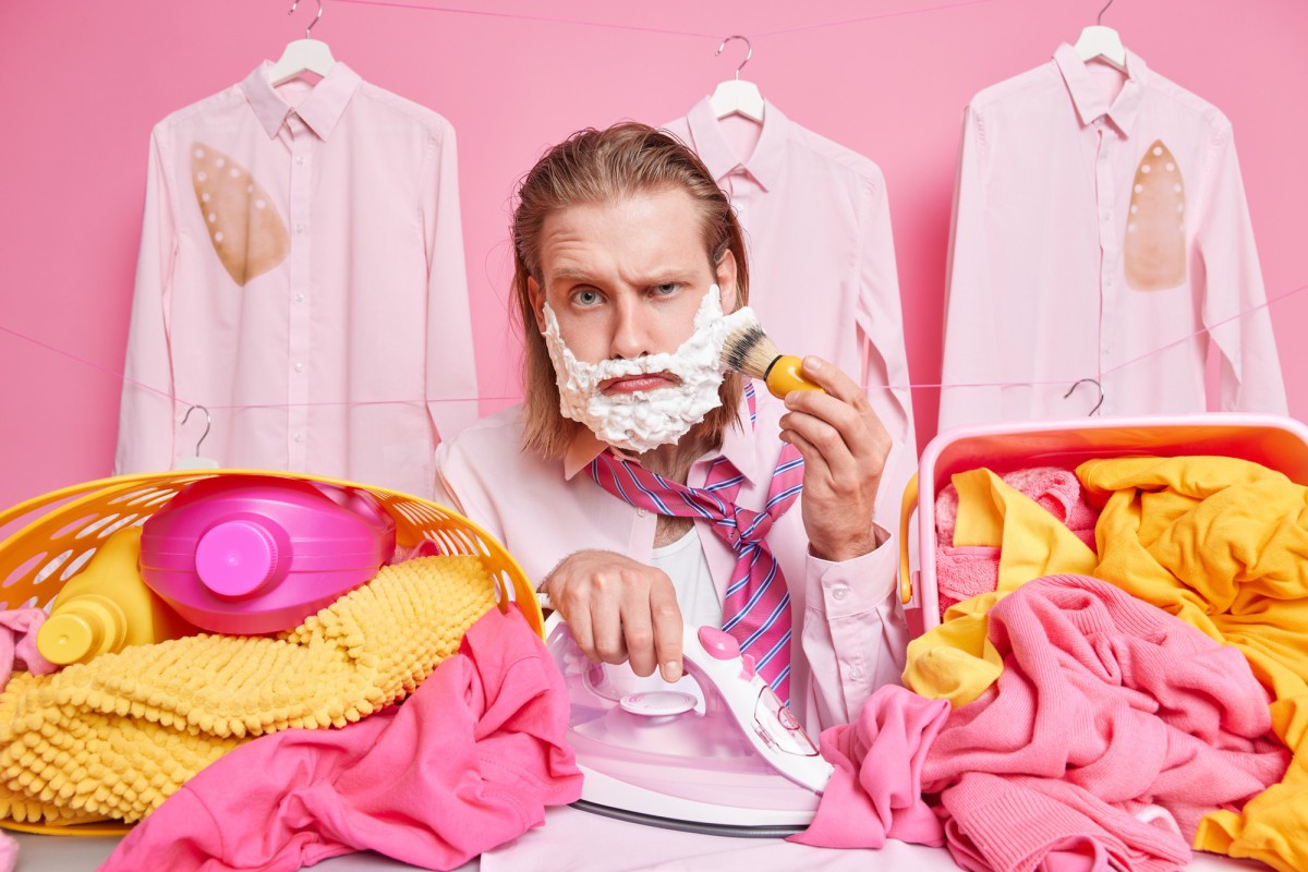 Секреты чистоты: как убрать пятна с одежды без стирального порошка